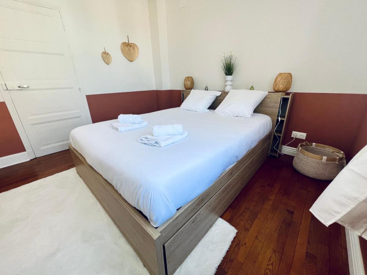 "Le Theodore" Appartement Charmant Proche Gare Avec Place De Parking Devant, Quartier Tres Calme, By Primo C0Nciergerie Nevers Ngoại thất bức ảnh